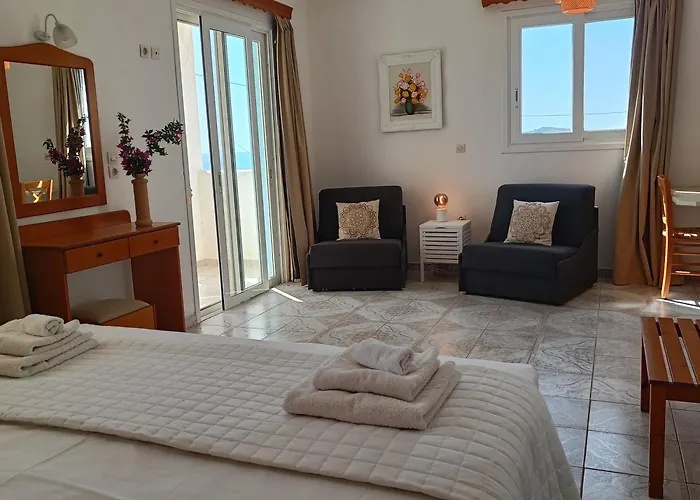 Studios Fokia Beach